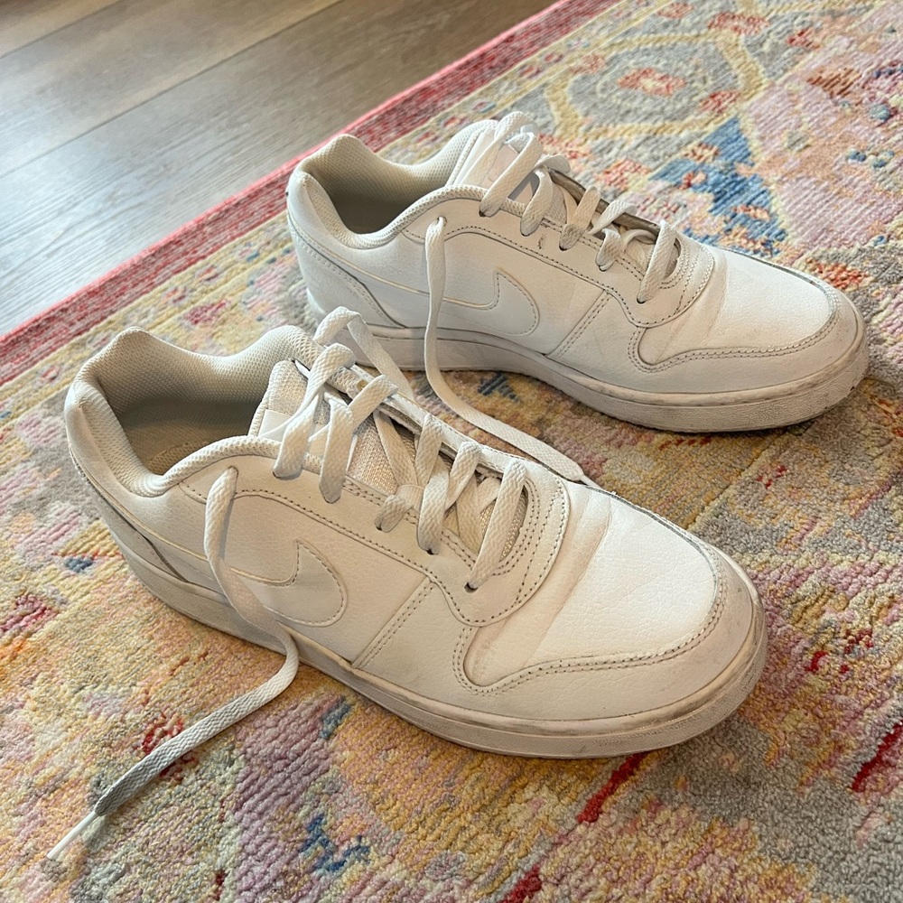 Nike womens white sneakers size 8.5